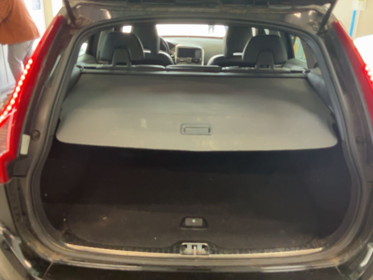 Volvo XC60 2017 — photo 16