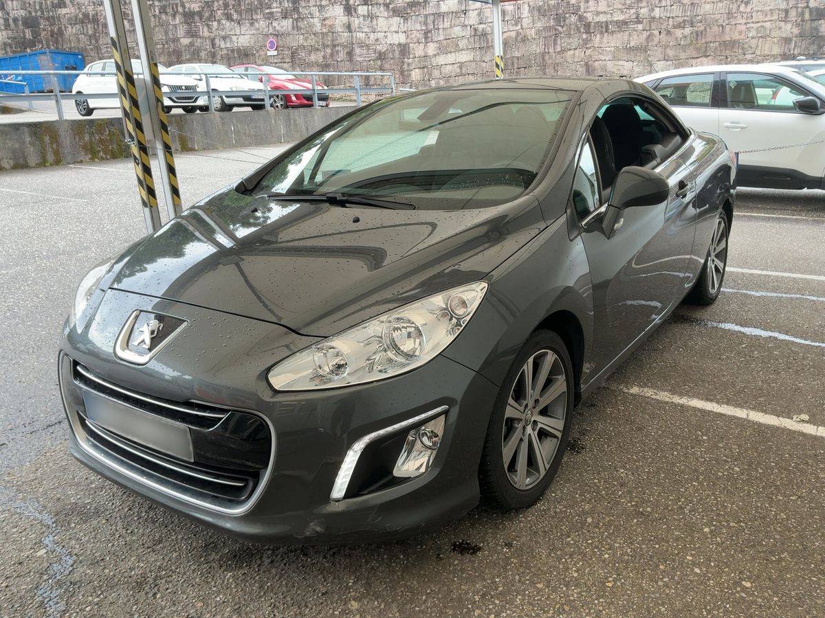 Peugeot 308 2015 — photo 1