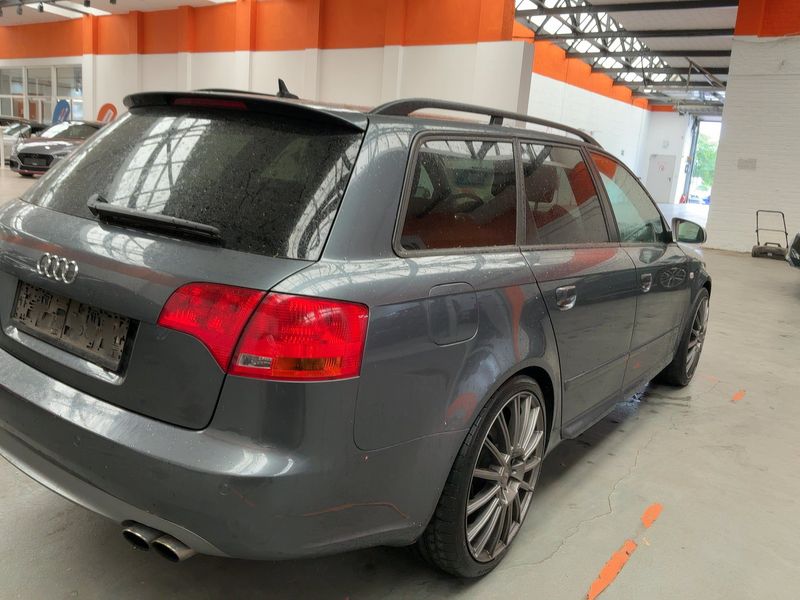 Audi S4 4.2 V8 quattro — zdjęcie 6