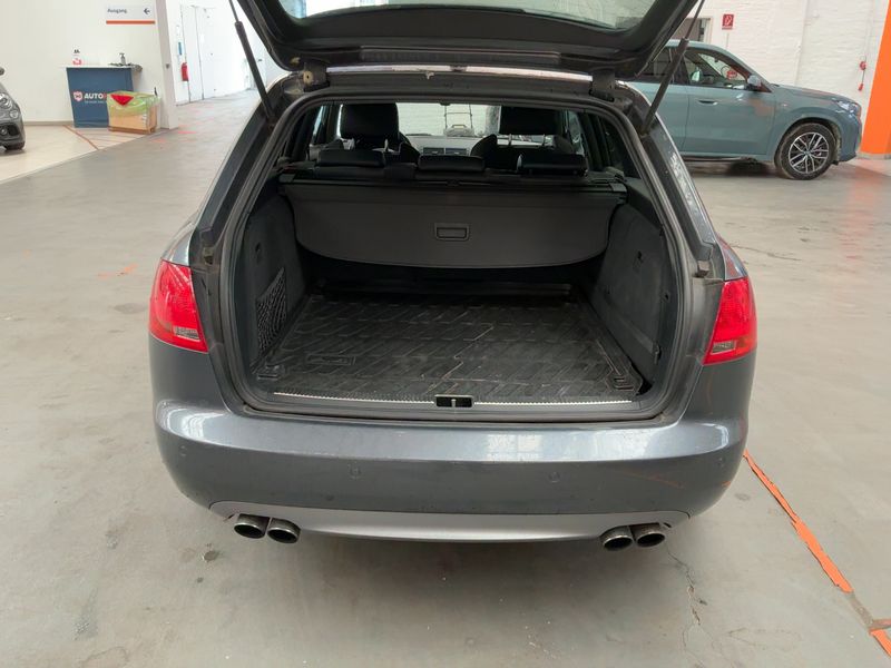 Audi S4 4.2 V8 quattro — zdjęcie 10