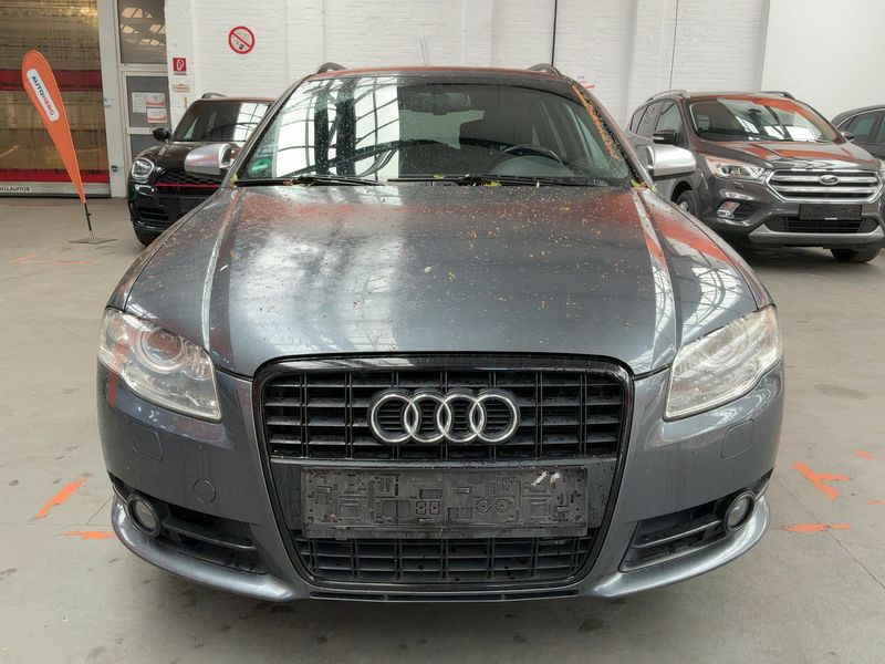 Audi S4 4.2 V8 quattro — zdjęcie 9