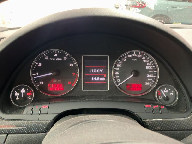 Audi S4 4.2 V8 quattro — zdjęcie 13