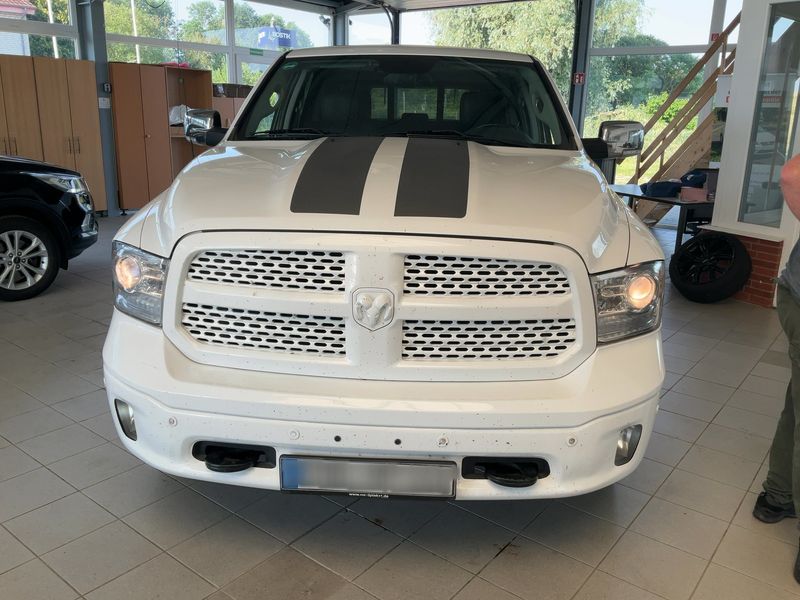 Dodge Ram 1500 5.7 V8 4x4 — zdjęcie 9