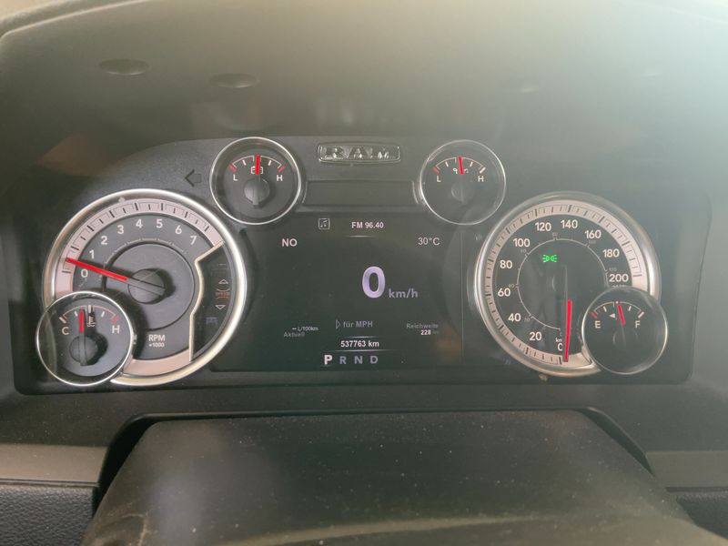 Dodge Ram 1500 5.7 V8 4x4 — zdjęcie 13