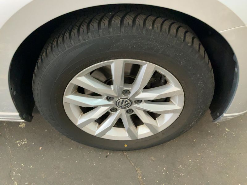 Volkswagen Passat 2.0 TDI Comfortline BlueMotion Tech 2016 – снимка 11