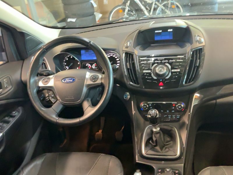 Ford Kuga 2.0 TDCi Titanium — zdjęcie 12