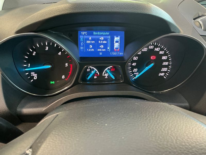 Ford Kuga 2.0 TDCi Titanium — zdjęcie 13