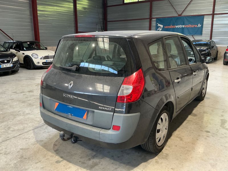 Renault Grand Scenic 1.9 dCi Expression — zdjęcie 2