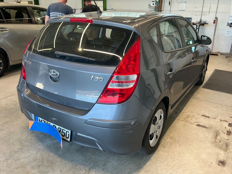 Hyundai i30 1.6 Classic — zdjęcie 2