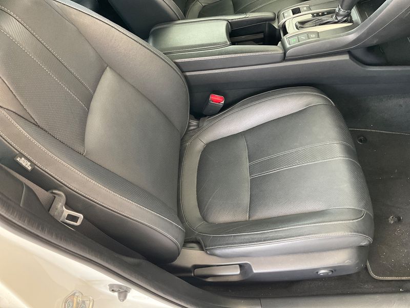 Honda Civic 1.0 VTEC Executive Premium 2018 – снимка 49