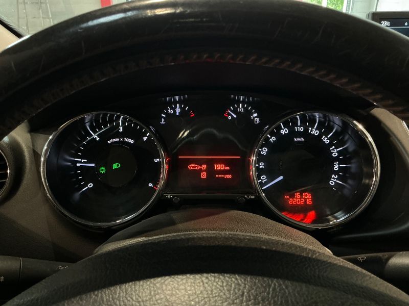 Peugeot 3008 1.6 HDi Crossway — zdjęcie 13