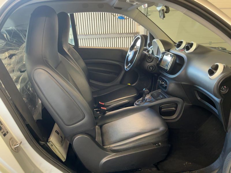 Smart fortwo 1.0 Basis Standard — zdjęcie 11
