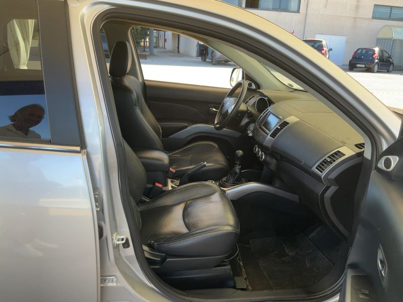 Peugeot 4007 2.2 HDi Platinum — zdjęcie 12