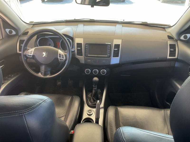 Peugeot 4007 2.2 HDi Platinum — zdjęcie 13