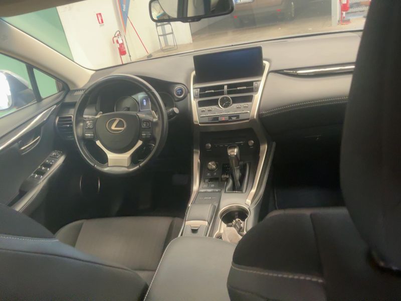 Lexus NX-Serie NX 300h E-Four Business Line — zdjęcie 12