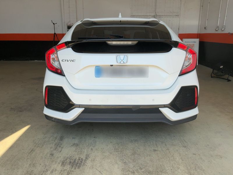 Honda Civic 1.0 VTEC Executive — zdjęcie 5