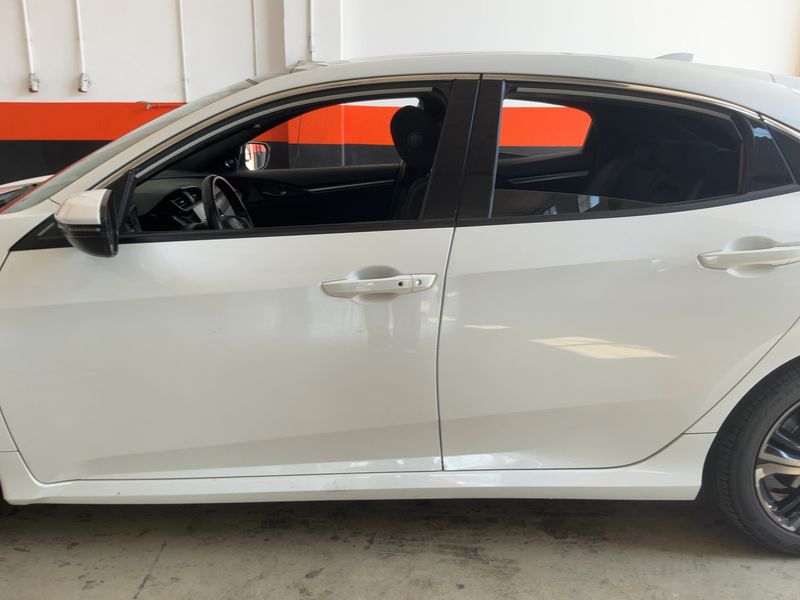 Honda Civic 1.0 VTEC Executive — zdjęcie 4