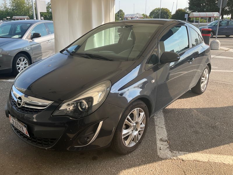 Opel Corsa 1.4 B-Color 2011 – снимка 1