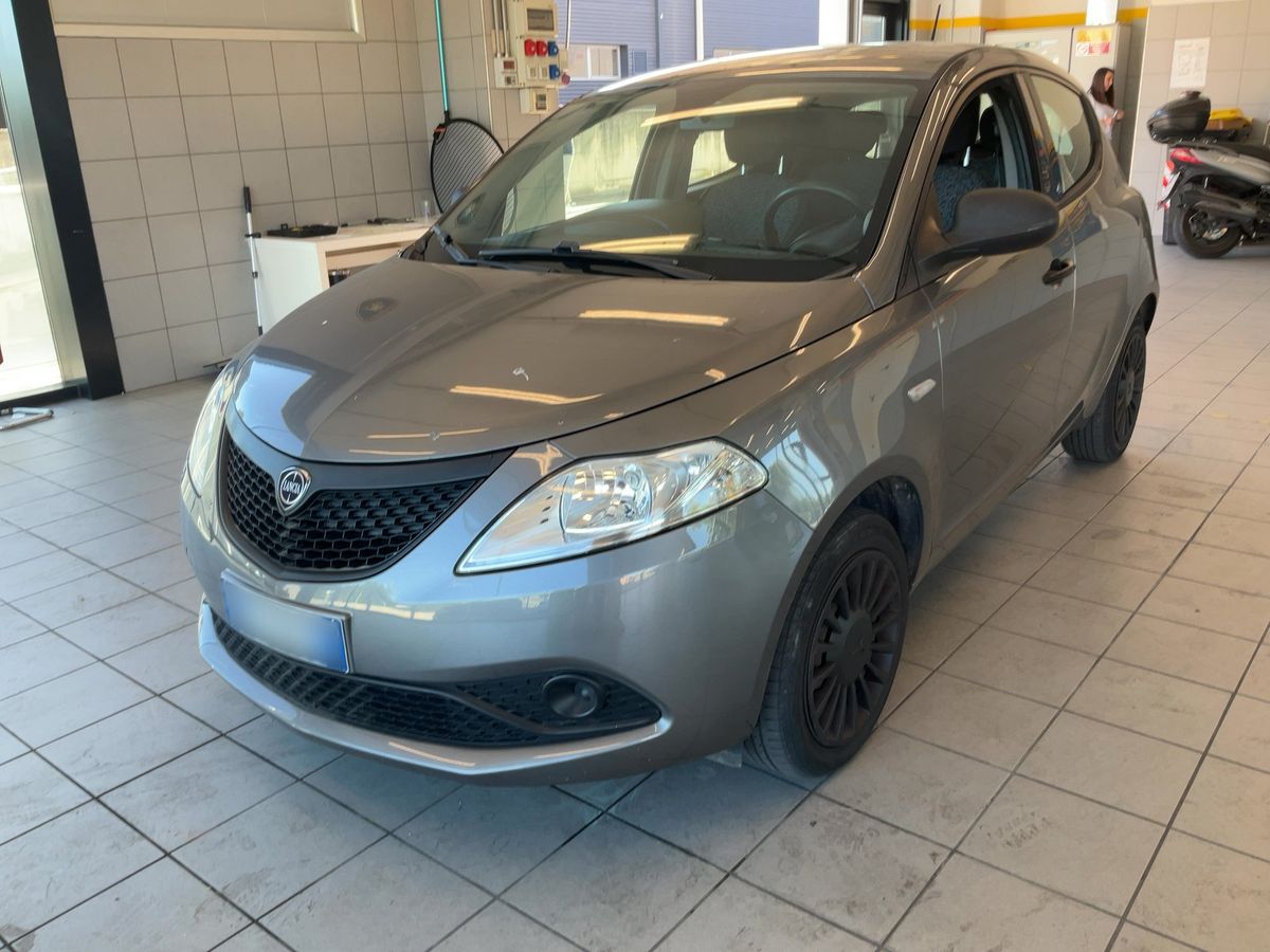 Lancia Ypsilon 2020 — photo 1