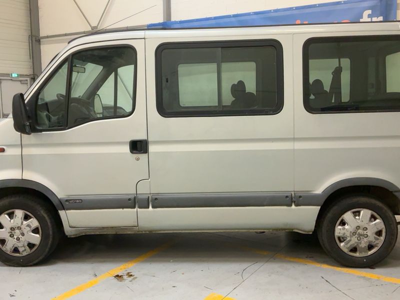 Renault Master 2.5 dCi L1 2,8t 9pl. — zdjęcie 4