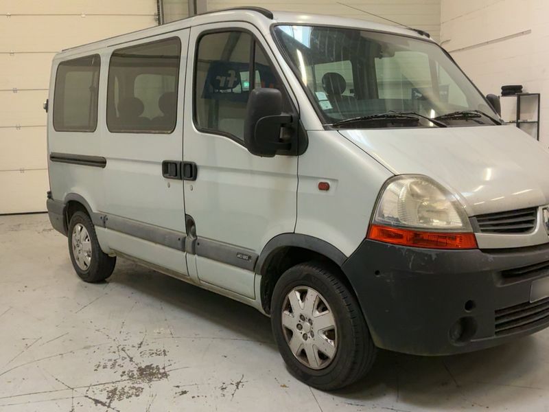 Renault Master 2.5 dCi L1 2,8t 9pl. — zdjęcie 8