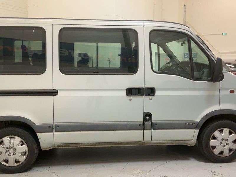 Renault Master 2.5 dCi L1 2,8t 9pl. — zdjęcie 7