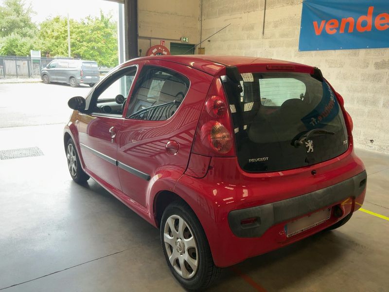 Peugeot 107 1.0 Trendy — zdjęcie 3