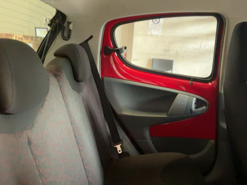 Peugeot 107 1.0 Trendy — zdjęcie 14