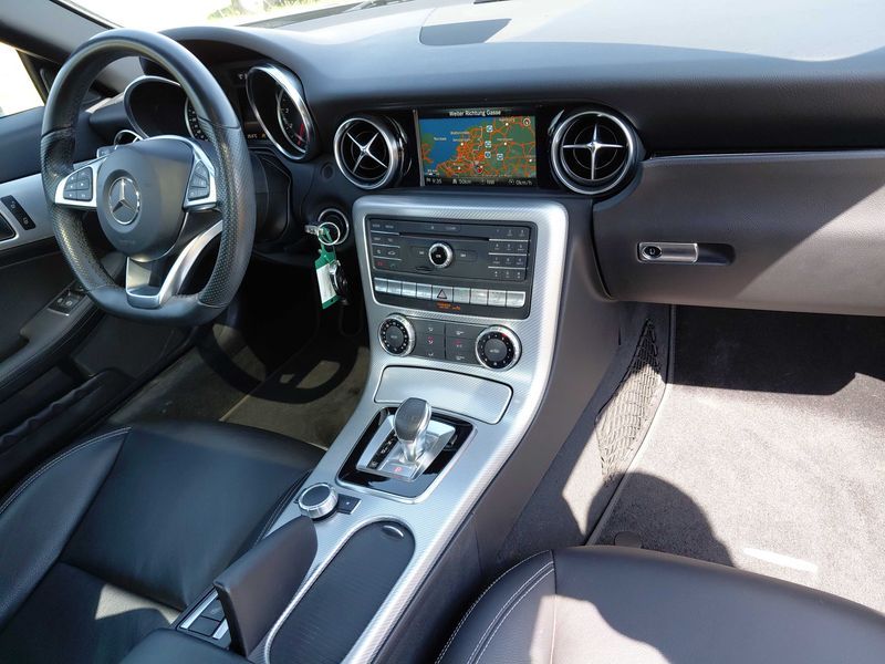 Mercedes-Benz SLC-Klasse SLC 200 CGI — zdjęcie 11