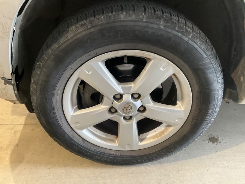 Toyota RAV 4 2.2 D-4D Life 2006 – снимка 3