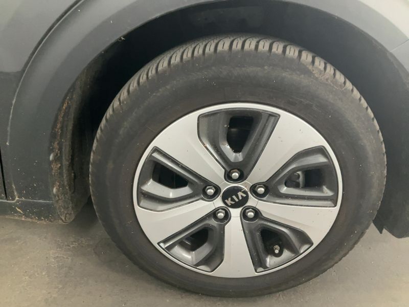 Kia Niro 1.6 Hybrid Vision 2017 – снимка 11