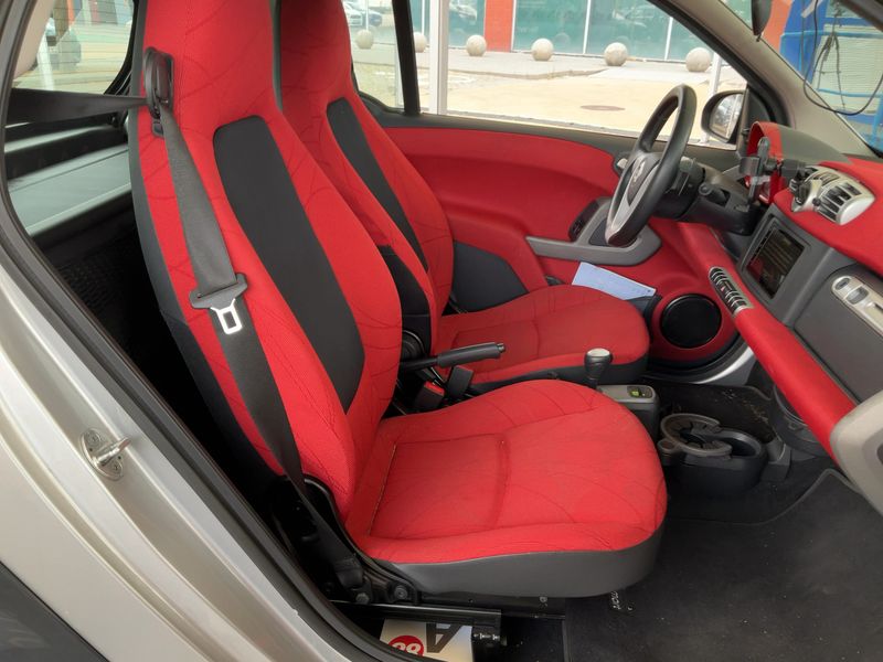Smart fortwo 1.0 Micro Hybrid Drive passion — zdjęcie 11