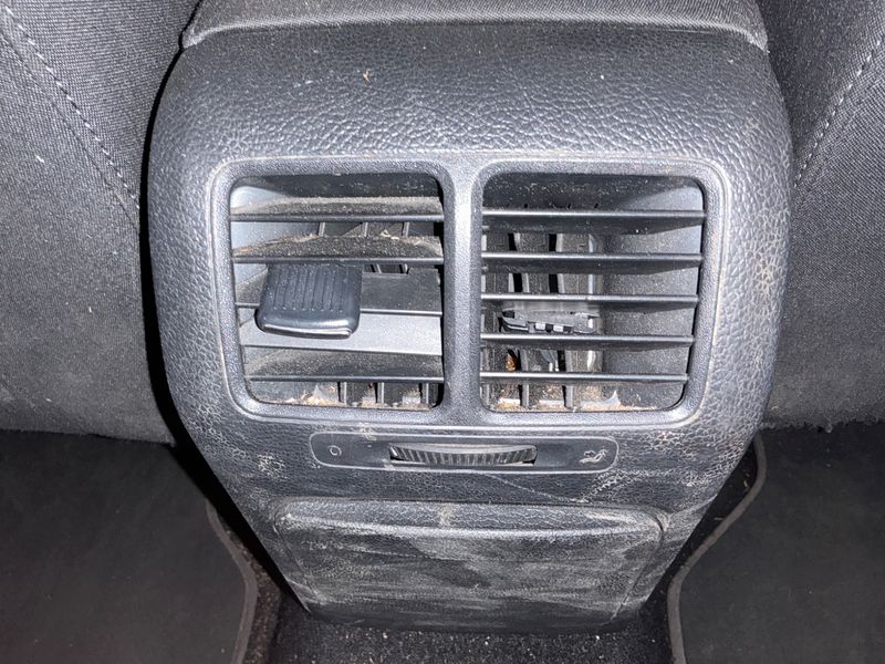 Volkswagen Golf VI 2.0 TDI Carat 2010 – снимка 29