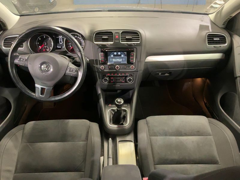 Volkswagen Golf VI 2.0 TDI Carat 2010 – снимка 17
