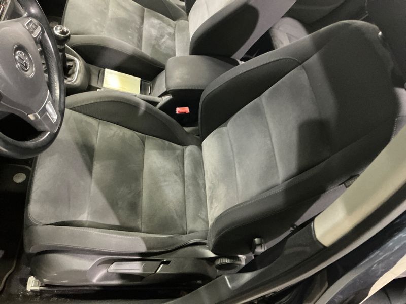 Volkswagen Golf VI 2.0 TDI Carat 2010 – снимка 32