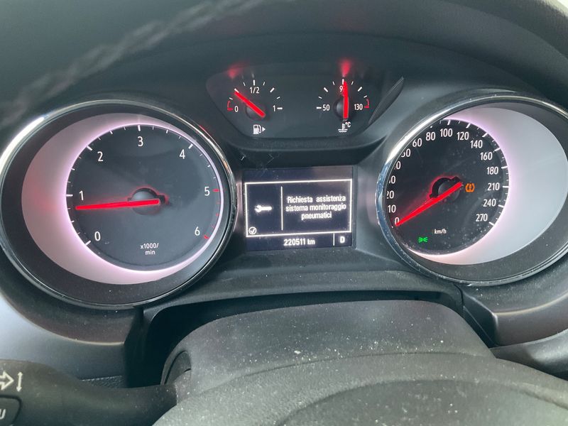 Opel Astra 1.6 CDTI DPF Business — zdjęcie 14