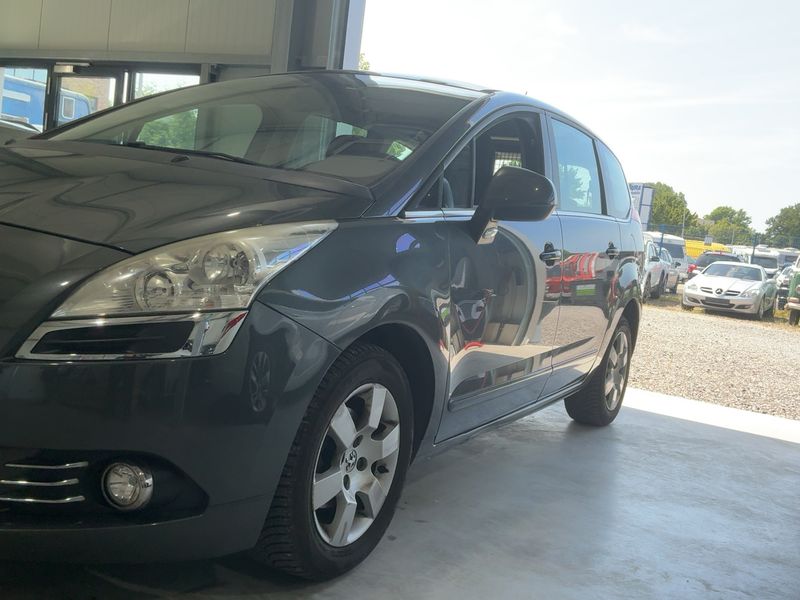 Peugeot 5008 1.6 HDi Active 2013 – снимка 2