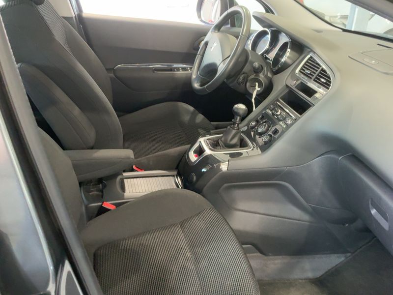 Peugeot 5008 1.6 HDi Active 2013 – снимка 16