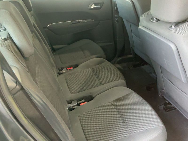 Peugeot 5008 1.6 HDi Active 2013 – снимка 19