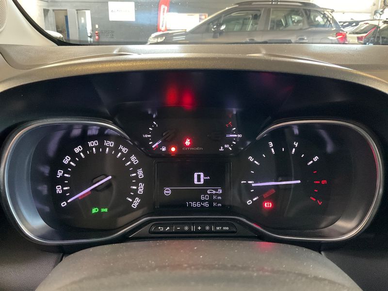 Citroen C3 Aircross 1.2 PureTech Shine — zdjęcie 13