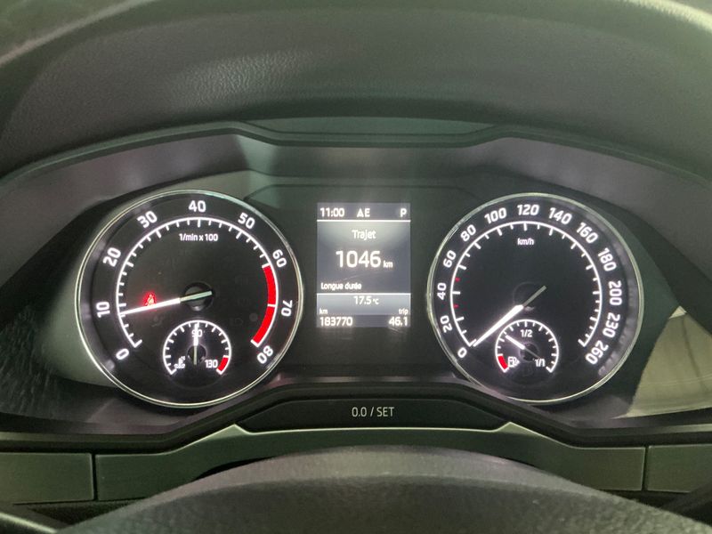 Skoda Superb 1.5 TSI ACT Business — zdjęcie 13