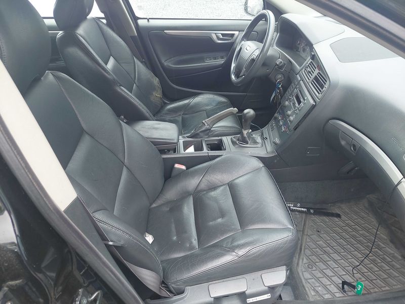 Volvo V70 2.4 — zdjęcie 10