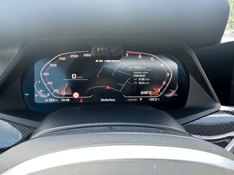 BMW X6 M50i — zdjęcie 12