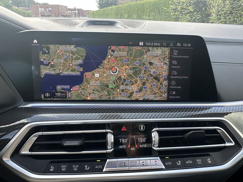 BMW X6 M50i — zdjęcie 13