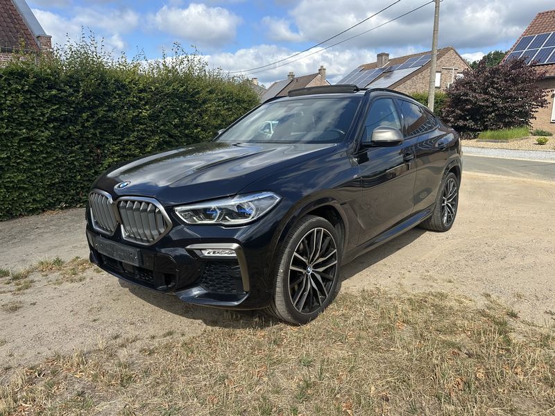 BMW X6 M50i