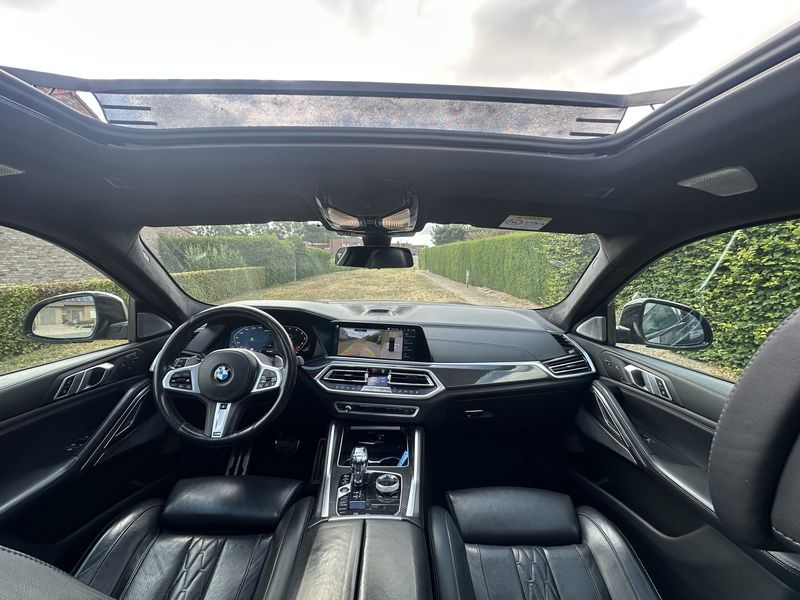 BMW X6 M50i — zdjęcie 11