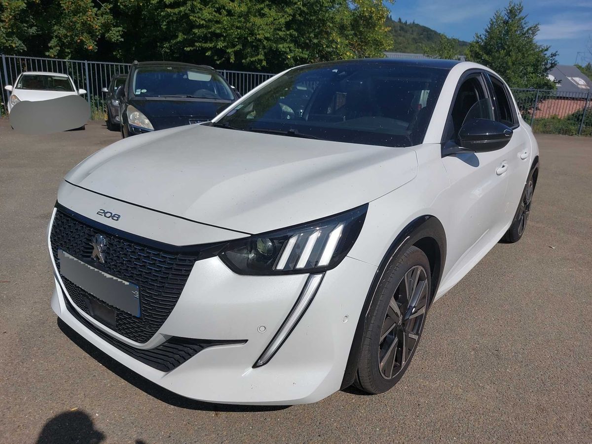 Peugeot 208 2021