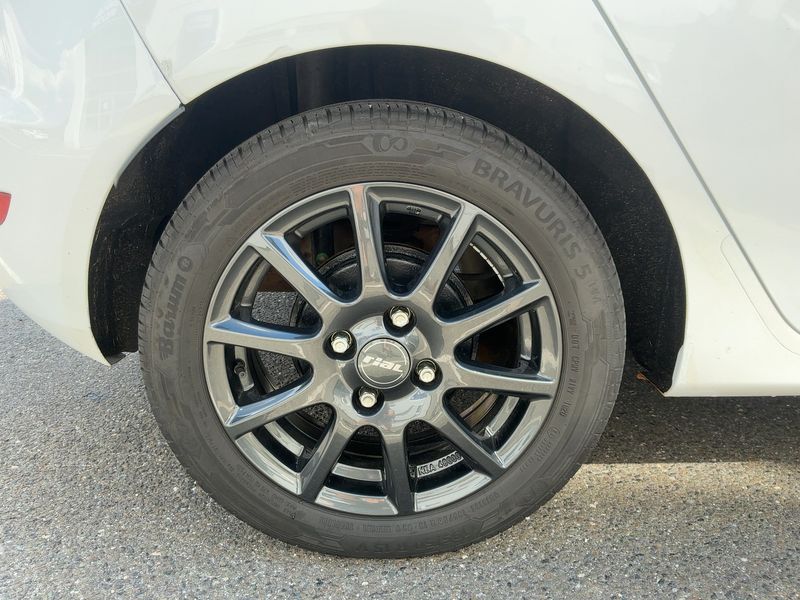 Ford Fiesta 1.25 Trend 2014 – снимка 9