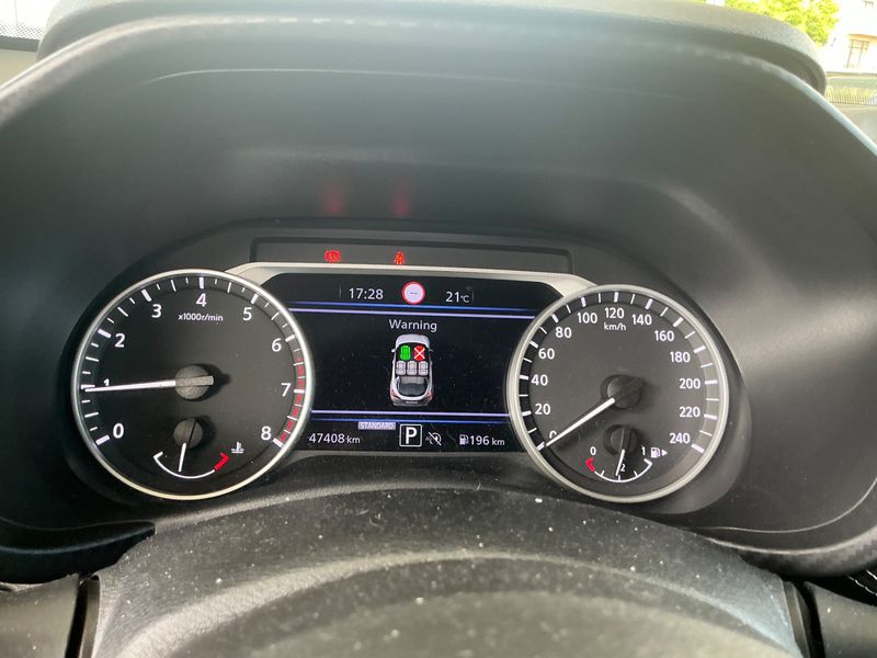 Nissan Juke 1.0 DIG-T Acenta — zdjęcie 13