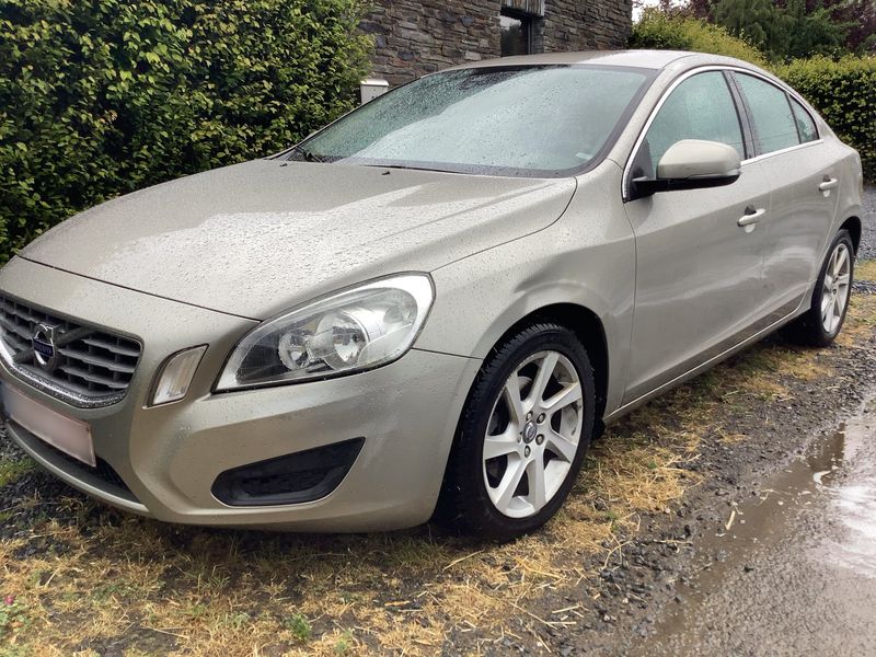 Volvo S60 2.0 D3 Momentum 2013 – снимка 2